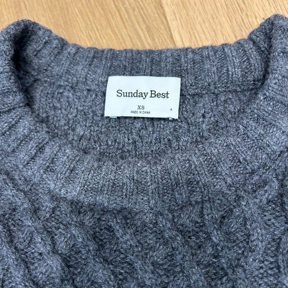 Aritzia Sunday Best Charcoal Sweater Sz XS - Picture 3 of 6
